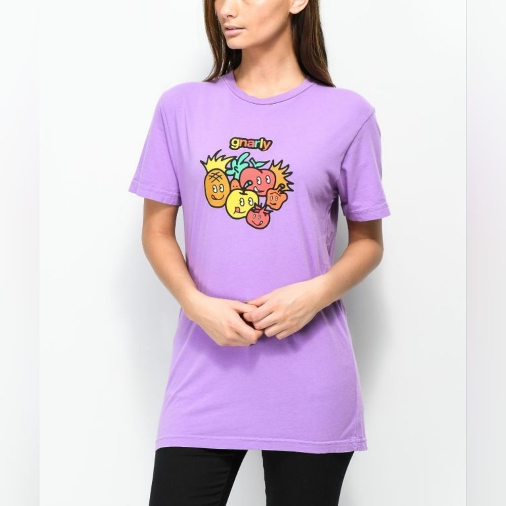 GNARLY Fruit Lavender Shirt‎ Size S